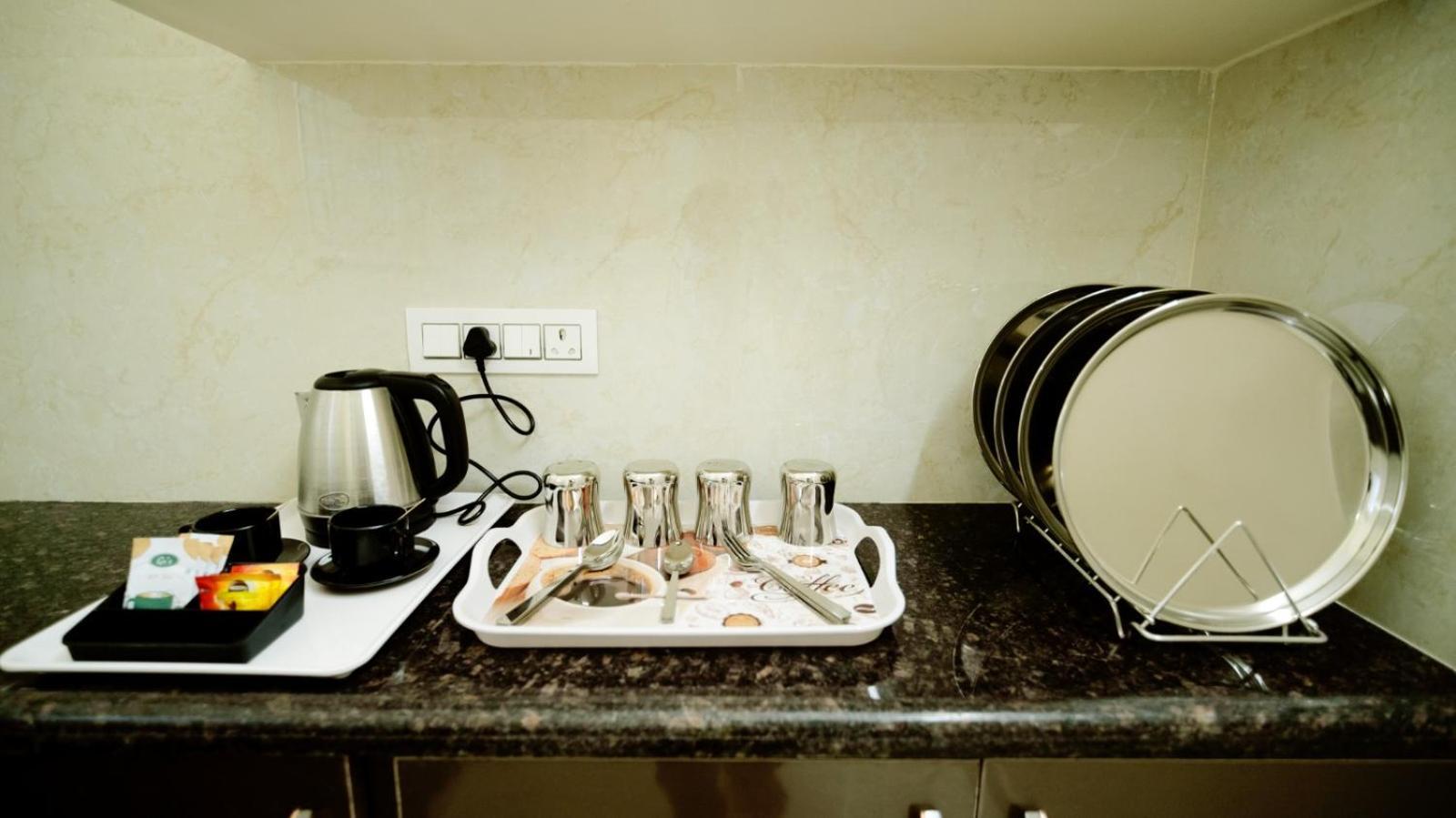Divya Comforts- 2Bhk ตีรูปาติ ภายนอก รูปภาพ