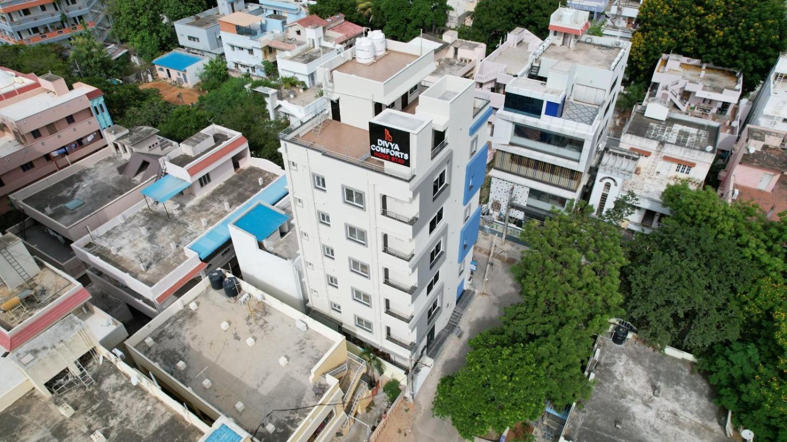 Divya Comforts- 2Bhk ตีรูปาติ ภายนอก รูปภาพ